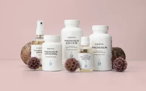 Flera produkter från Holistic, inklusive magnesiumolja, med fokus på att undvika magnesiumolja biverkningar.