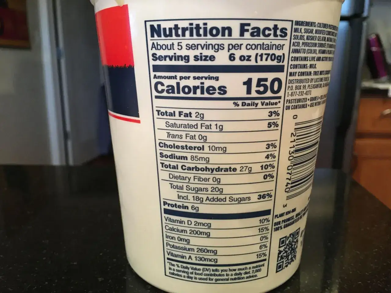 N&auml;ringsinformation visar att produkten inneh&aring;ller 18g tillsatt socker per portion, vilket kan vara farligt i stora m&auml;ngder.