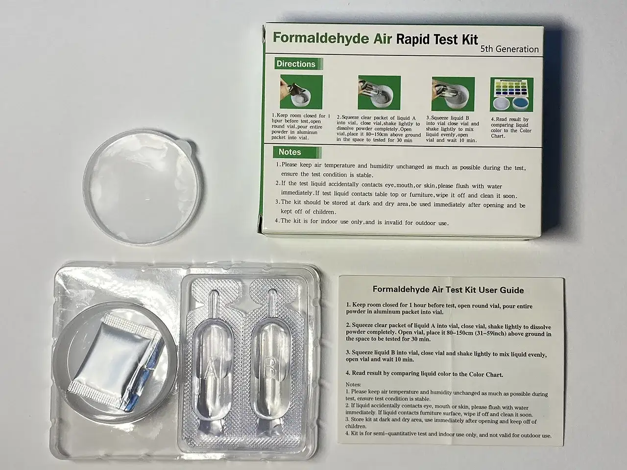 Testkit f&ouml;r att m&auml;ta formaldehyd i luften, anv&auml;ndbart vid misstanke om formaldehyd allergi. Inneh&aring;ller instruktioner och komponenter.