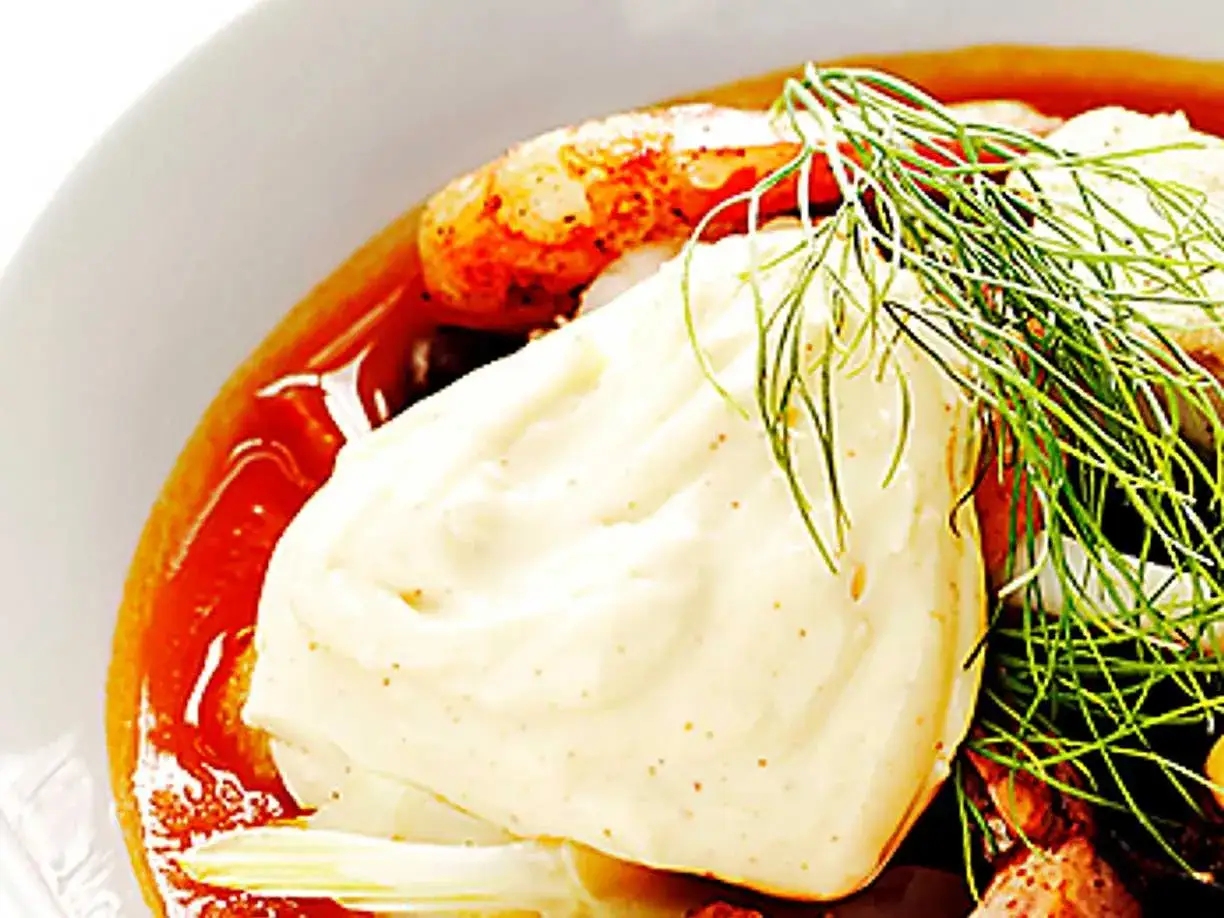 Kr&auml;mig aioli med r&auml;kor och dill, perfekt f&ouml;r en gravid som l&auml;ngtar efter god mat.